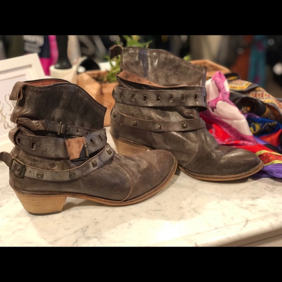 Grey Steve Madden studded cowboy boots 👢 - Picture 4 of 8